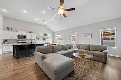 217 Thorpe Dr, Spring Hill, TN 37174 - photo 5