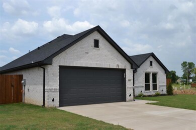 957 Avagail Ave, Springtown, TX 76082 - photo 3