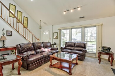 006_Living Room
