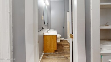 721-State-Street-Bathroom(1)