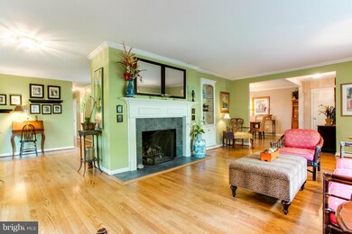 8914 Bridgehaven Ct, Alexandria, VA 22308 - photo 5