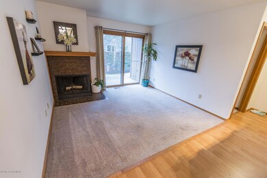 Condo LR 2