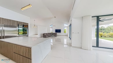 Muy Clara|Natural light nurtured