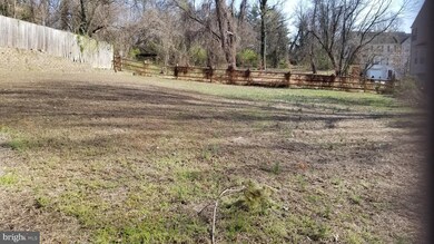 712 Carlough St, Hyattsville, MD 20785 - photo 3