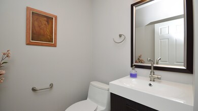 2122 Rugen Rd unit D, Glenview, IL 60026 - photo 3