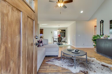 104 E Bomar Ct, Shelbyville, TN 37160 - photo 3