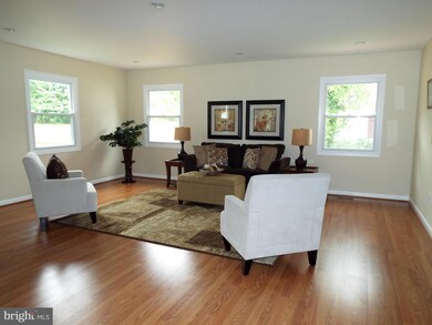 4226 Crosswick Turn, Bowie, MD 20715 - photo 3