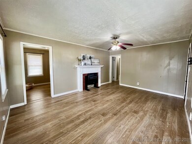 401 N Orphan St, Pryor, OK 74361 - photo 3