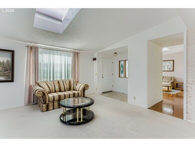 1504 Frontier Cir, Forest Grove, OR 97116 - photo 4