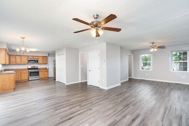 69 Sugarcamp Ln, Stuarts Draft, VA 24477 - photo 4