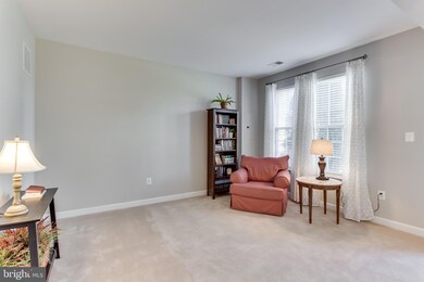 734 Chevington Ct, Woodbridge, VA 22191 - photo 6