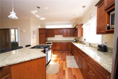 Ample counter and work space over...