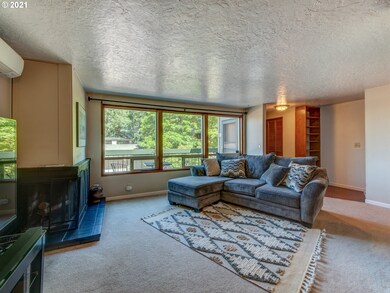 242 Foxtail Dr, Eugene, OR 97405 - photo 5