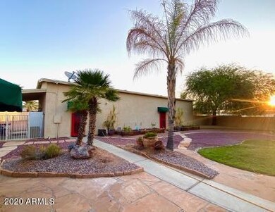 SE YARD AND GUEST HOUSE