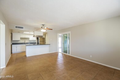 402 E Dunbar Dr, Tempe, AZ 85282 - photo 3