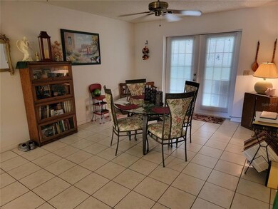 EAT-IN/FAMILY RM