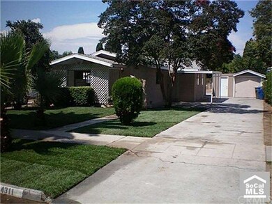 Long Driveway Provides Plenty of Parking