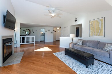 19 Walden Pond Dr, Nashua, NH 03064 - photo 3