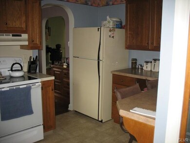 528 N 3rd St, Emmaus, PA 18049 - photo 6