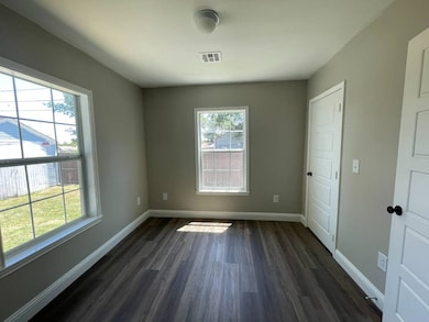 1407 NW Columbia Ave, Lawton, OK 73507 - photo 4