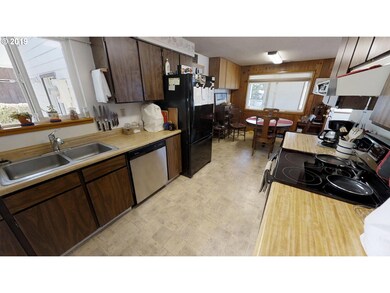 94013 Azalea Ln, Gold Beach, OR 97444 - photo 6