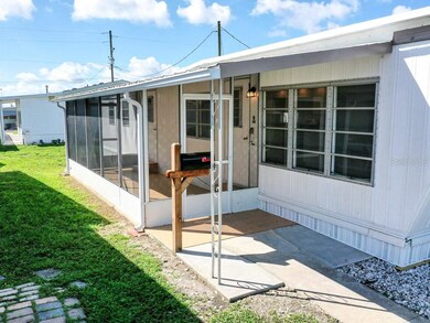 565 Marina Ln, Tavares, FL 32778 - photo 2