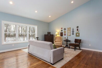 007-Living_Room-3502732-medium