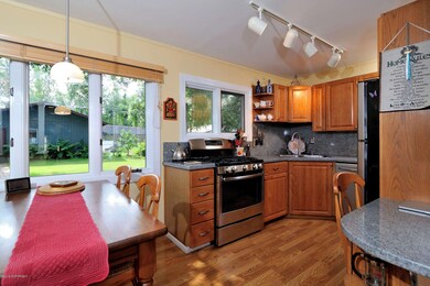 Kitchen w/SS and Granite