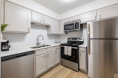 2170 Thousand Oaks Dr unit 813T, San Antonio, TX 78232 - photo 4