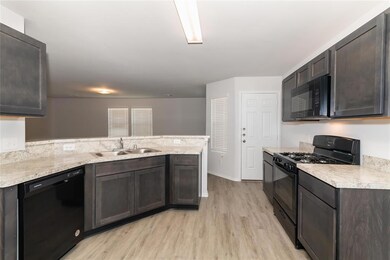 1403 Mark Ln, Ennis, TX 75119 - photo 4