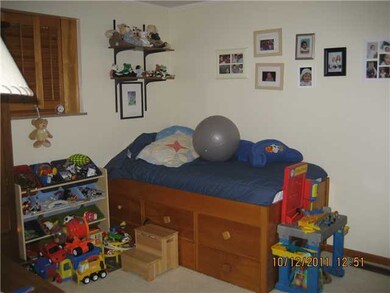 1071 Beechview Dr N, Worthington, OH 43085 - photo 7