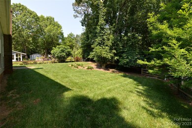 9422 Cedar River Rd, Huntersville, NC 28078 - photo 5