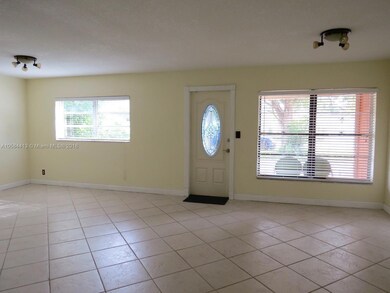 FOYER/LIVING AREA