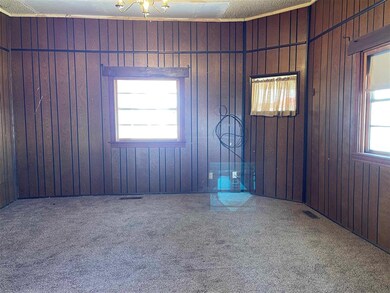 Second living room/den