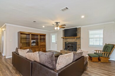 3083 Skyline Dr-13
