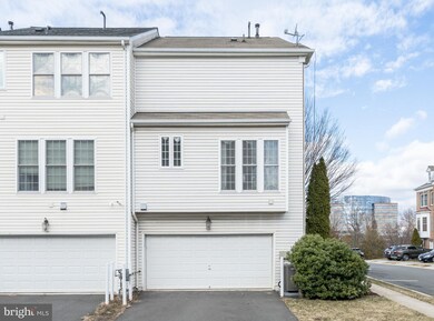 2520 Walnut Leaf Ln, Herndon, VA 20171 - photo 3