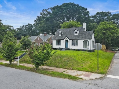 Total renovation from top to bottom - gorgeous new roof in Peppercorn.