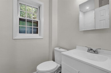 10 Valentine St, Glen Cove, NY 11542 - photo 7
