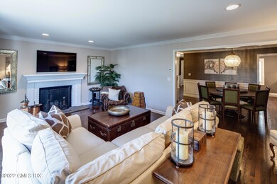 Living/Dining Area