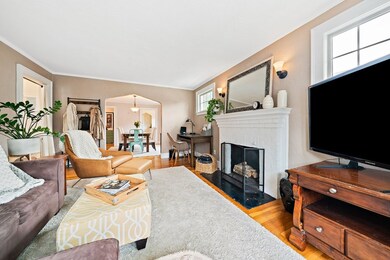 8 Noble St unit 2, West Newton, MA 02465 - photo 5