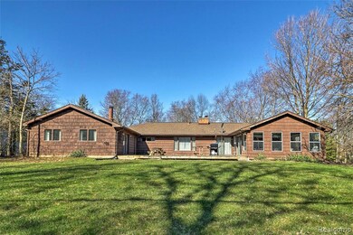 2136 Newport Rd, Ann Arbor, MI 48103 - photo 2