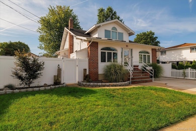 31 Alice St, Merrick, NY 11566 - photo 3