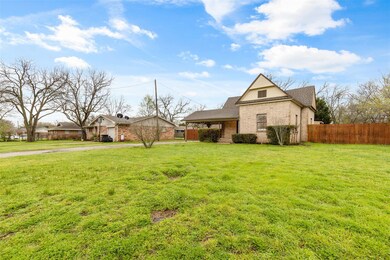 305 Glen Rose Ave, Cleburne, TX 76033 - photo 6