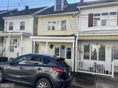 112 W Laurel St, Shenandoah, PA 17976 - photo 2