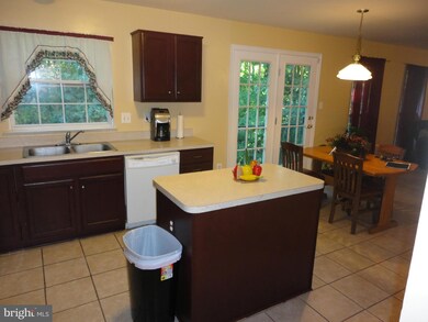 12119 Guinevere Place, Glenn Dale, MD 20769 - photo 5