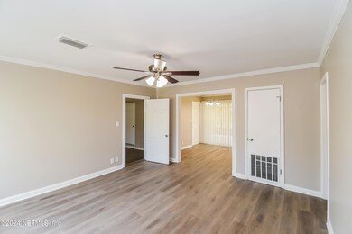 002-photo-living-room-10912124
