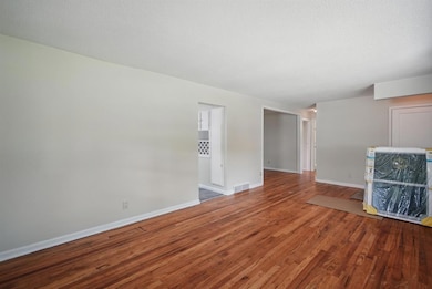 2407 E Tiffin Ave, Des Moines, IA 50317 - photo 6