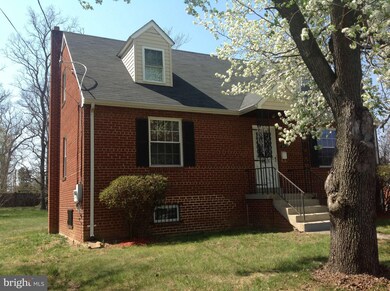 2805 East Ave, District Heights, MD 20747 - photo 2