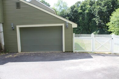 90 Redfield Cir, Derry, NH 03038 - photo 6