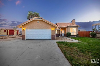 6818 W Avenue a2, Lancaster, CA 93536 - photo 2